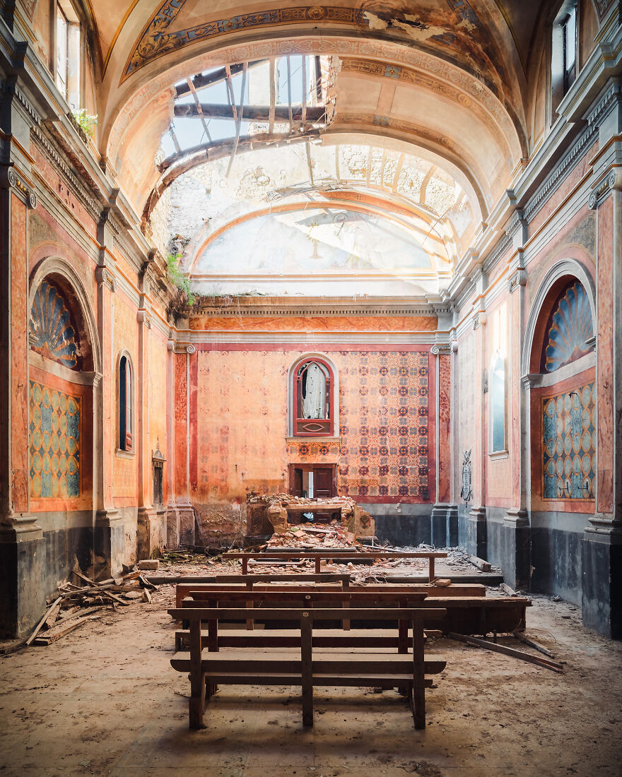 100 Photos Show The Decline Of The Church In Italy