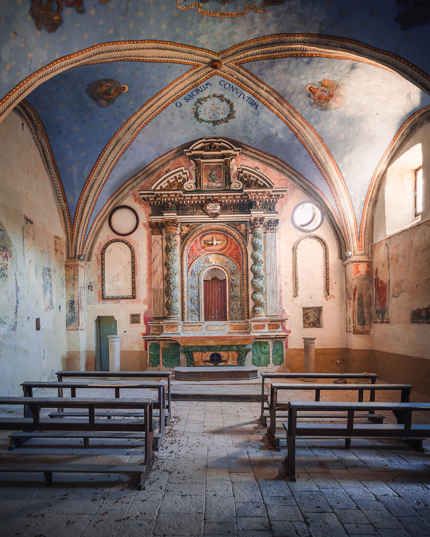 100 Photos Show The Decline Of The Church In Italy