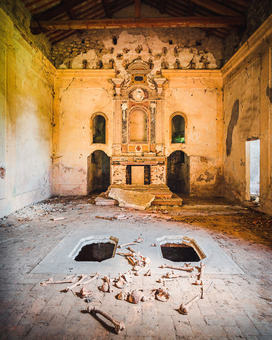 100 Photos Show The Decline Of The Church In Italy