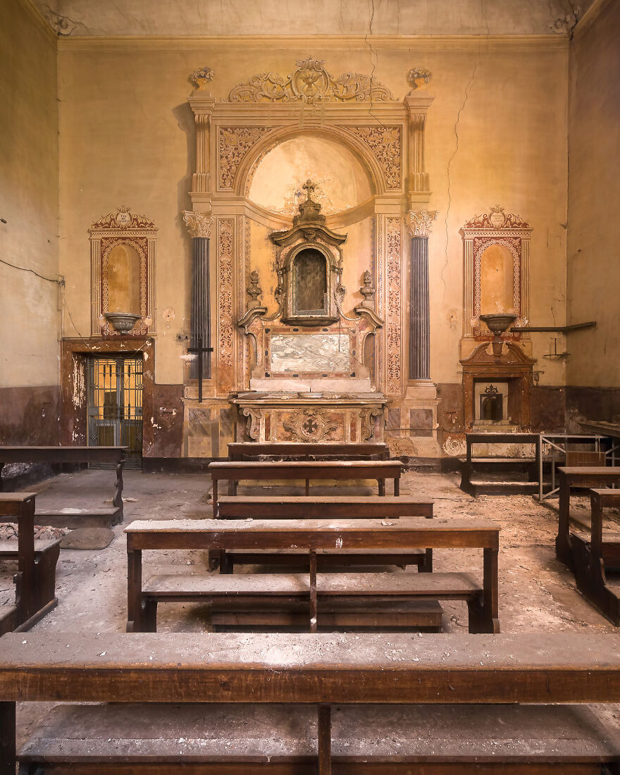 100 Photos Show The Decline Of The Church In Italy