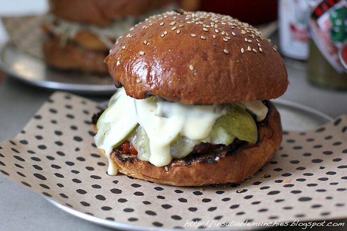 30 Funny, Petty, And Rude Things People Have Seen Done To Customers' Orders At Restaurants