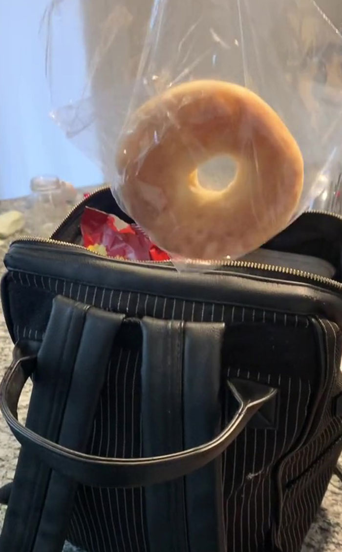 Esta familia contrató a una niñera a tiempo completo pero le prohibieron comer nada de lo que había en la casa Esta familia contrató a una niñera a tiempo completo pero le prohibieron comer nada de lo que había en la casa