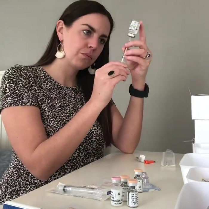 Pregnant Teacher Asks Her 6-Year-Old Students To Give Her Parenting Advice And Gets These 16 Hilarious Responses