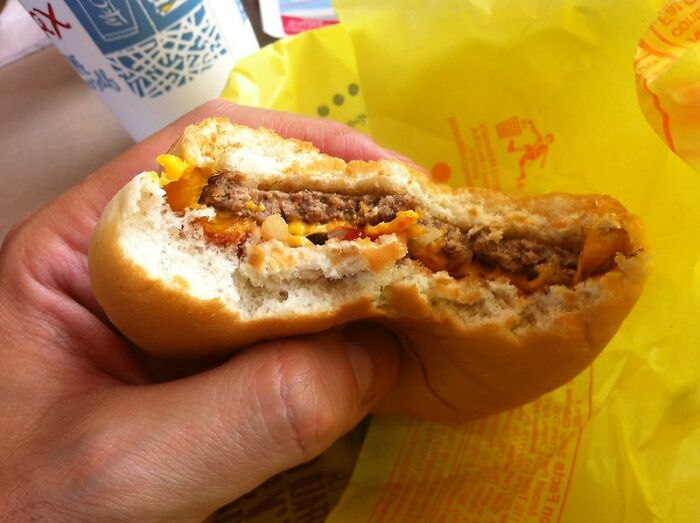 "¿Qué 'comida de pobres' seguirías comiendo sin importar lo rico que seas?": 22 Personas responden