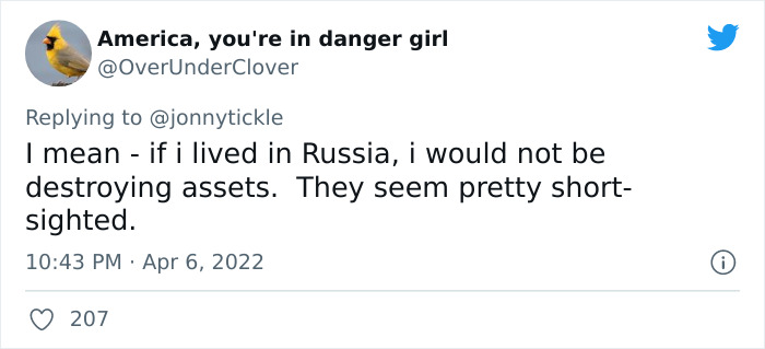 Russian Influencers Are Destroying Chanel Bags In Protest Of Sales Ban, The Internet Puts Them In Place By Reminding About The War That's Still Going On