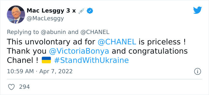 Russian Influencers Are Destroying Chanel Bags In Protest Of Sales Ban, The Internet Puts Them In Place By Reminding About The War That's Still Going On