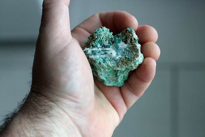 “People Who Had To Clean Out Rooms Of Someone Who Had Died, Did You Find Anything You Shouldn’t Have?” (30 Answers)