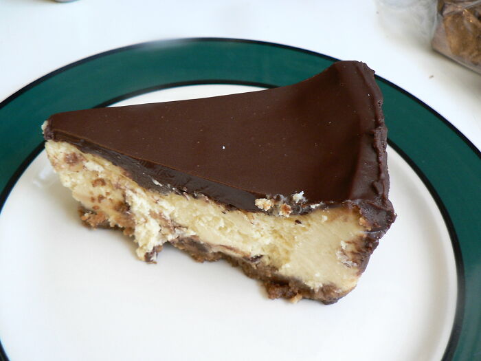 30 Funny, Petty, And Rude Things People Have Seen Done To Customers' Orders At Restaurants