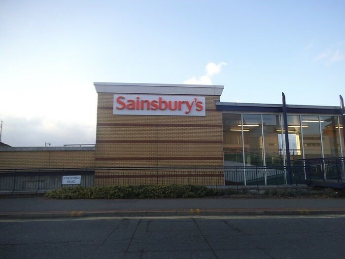 “People Who've Been Banned From Somewhere For Life, What Happened?” (30 Answers)