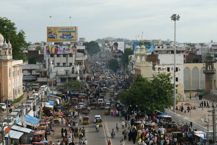 Person Asks "What Happened At Your Work Which Caused Multiple People To All Quit At Once?", And 30 Folks Online Deliver