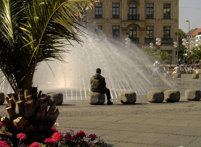 Millennials Nearing Their 40s That Have Made Mistakes Share 30 Of The Most Regretful Ones In This Online Group