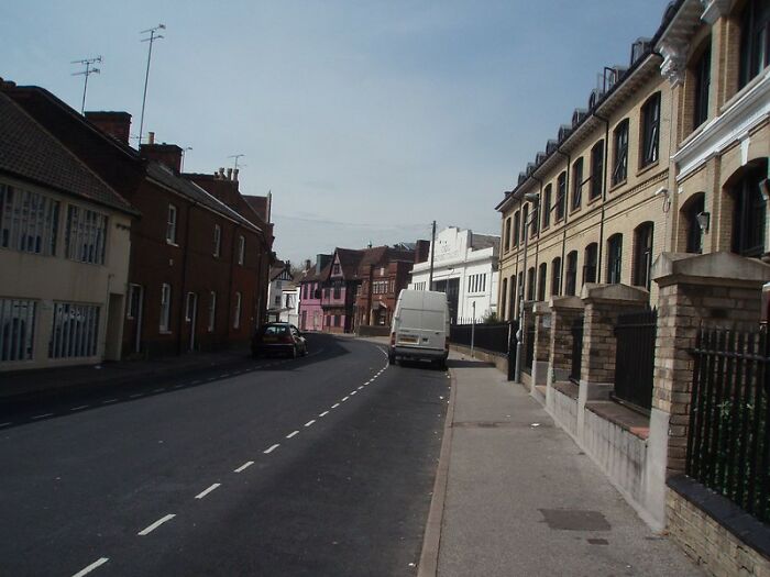 30 Of The Darkest Realities People Often Choose To Live In Denial About, As Shared By Folks Online