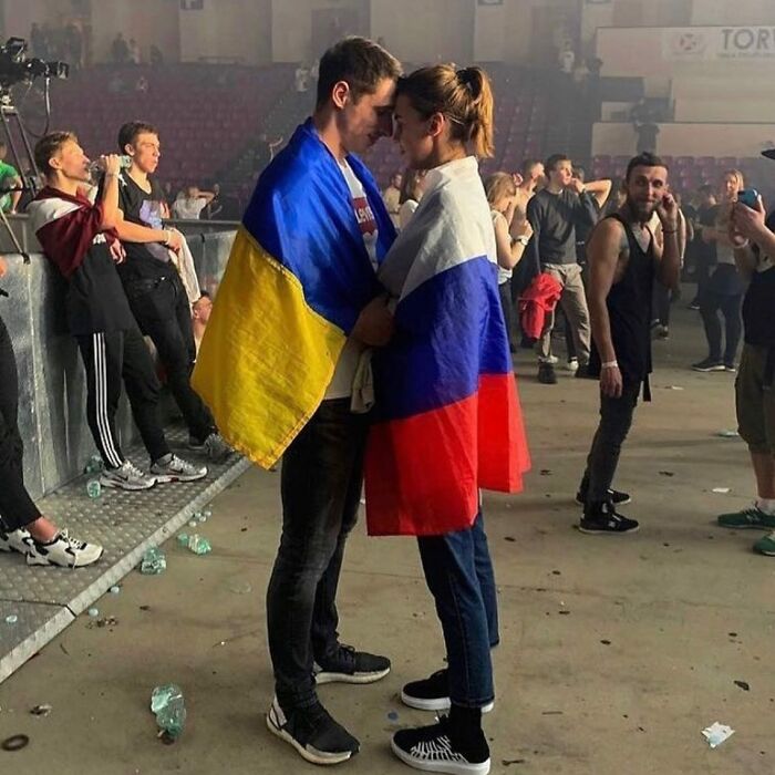 This Instagram Account Features Amusing Street Photographs And Has More Than 500 Thousand Followers (30 New Pics)