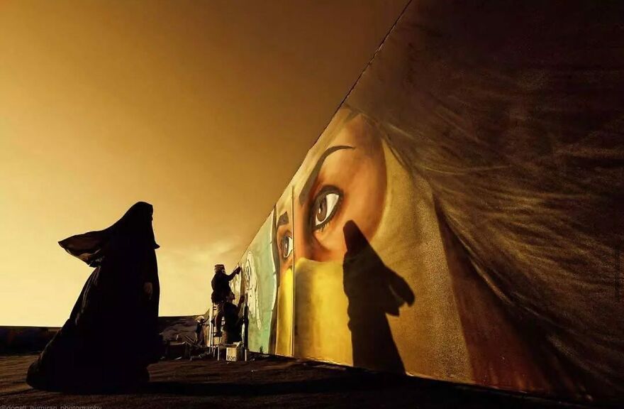 This Instagram Account Features Amusing Street Photographs And Has More Than 500 Thousand Followers (95 New Pics)