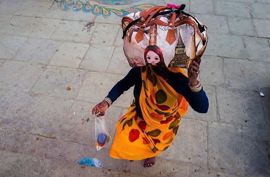 This Instagram Account Features Amusing Street Photographs And Has More Than 500 Thousand Followers (95 New Pics)