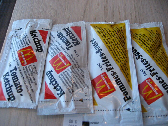 Someone In This Online Group Asked “What Was Something That Shocked You When You Visited A Foreign Country?” And 35 People Delivered