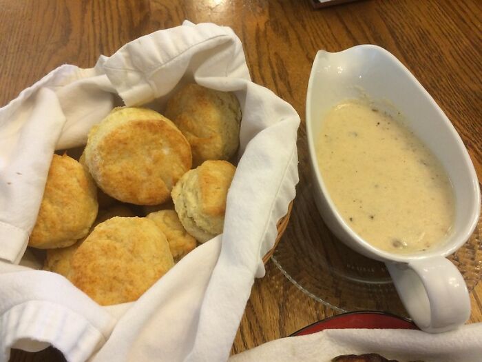 Someone Online Wondered: “What Is Some ‘Poor People Food’ That You Will Eat No Matter How Wealthy You Get?“, And 30 Folks Delivered