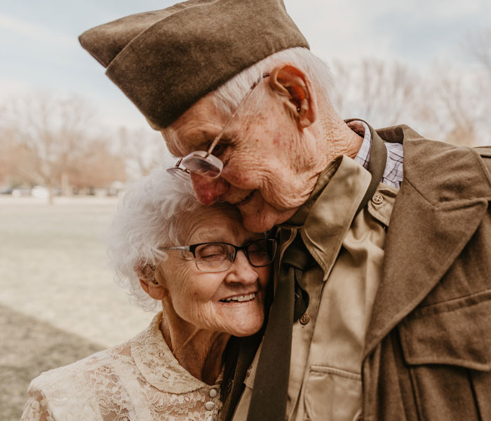 20 Heartwarming Photographs Of Couple Celebrating 70 Years Of Marriage Make Us Believe In Love Again
