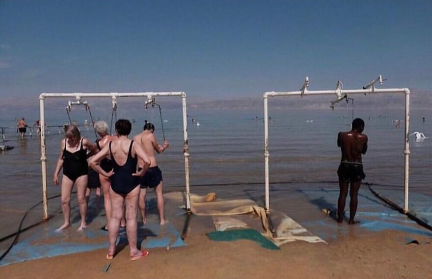 This Instagram Account Features Amusing Street Photographs And Has More Than 500 Thousand Followers (95 New Pics)