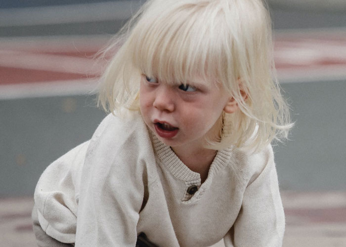 People Are Sharing The Most Unsettling Things They've Noticed As A Kid About Another Kid's Family, Here's 35 Of The Creepiest Stories