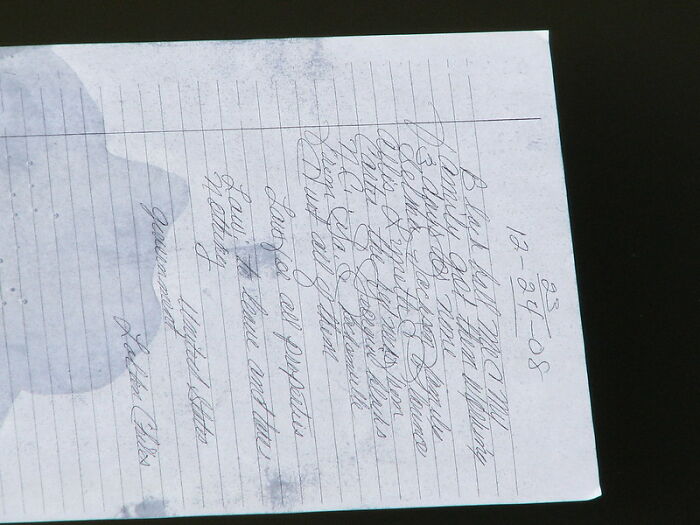 “People Who Had To Clean Out Rooms Of Someone Who Had Died, Did You Find Anything You Shouldn’t Have?” (30 Answers)