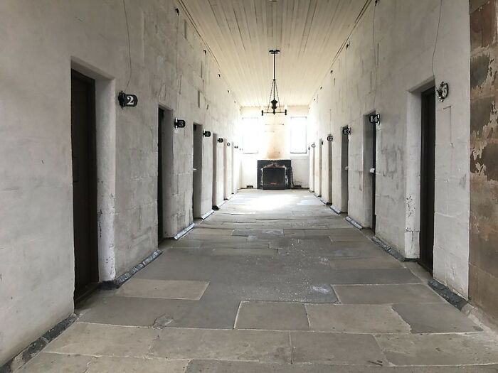 30 Of The Darkest Realities People Often Choose To Live In Denial About, As Shared By Folks Online