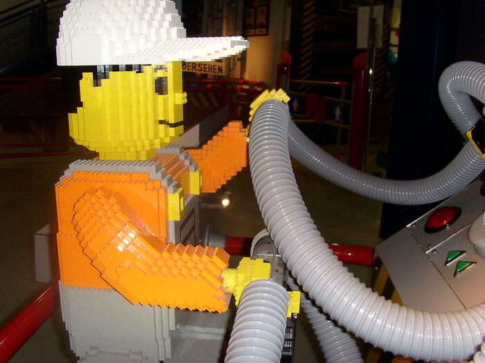 30 Of The Darkest Realities People Often Choose To Live In Denial About, As Shared By Folks Online