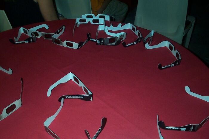 “People Who Had To Clean Out Rooms Of Someone Who Had Died, Did You Find Anything You Shouldn’t Have?” (30 Answers)