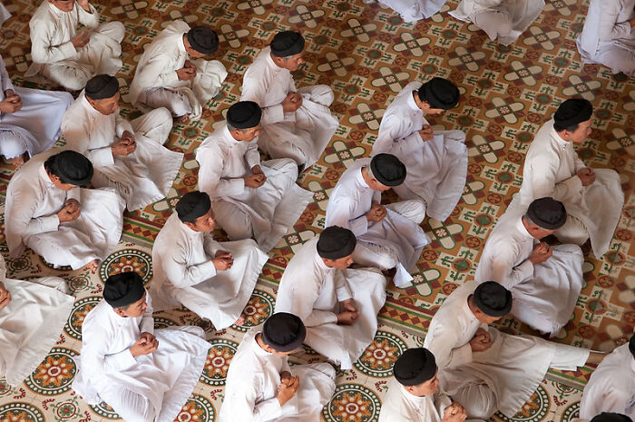 30 Things That Shook People’s Faith In Religion, As Shared In This Online Group