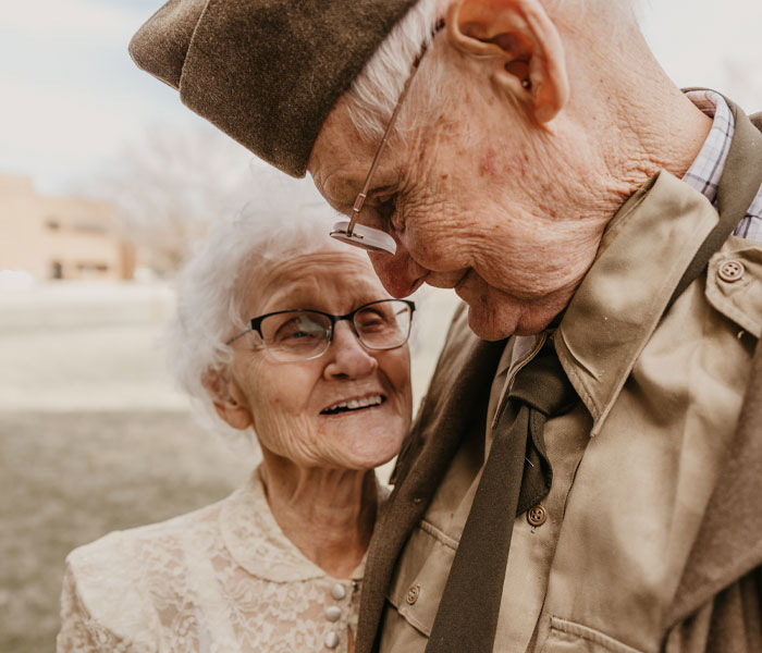 20 Heartwarming Photographs Of Couple Celebrating 70 Years Of Marriage Make Us Believe In Love Again