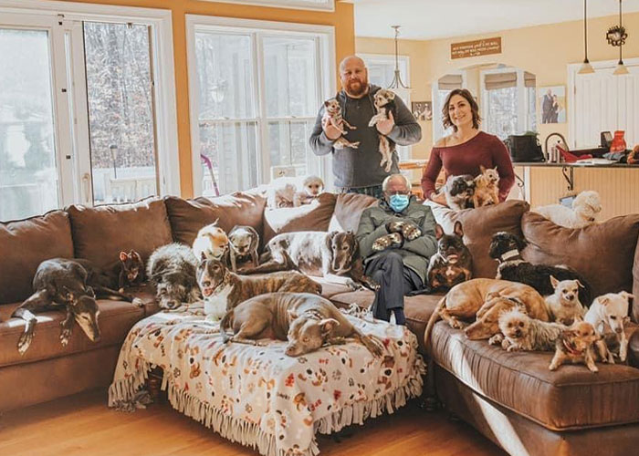 Happy 23rd Birthday To Bully The Chihuahua, Becoming The Oldest Dog At His Rescue Happy 23rd Birthday To Bully The Chihuahua, Becoming The Oldest Dog At His Rescue