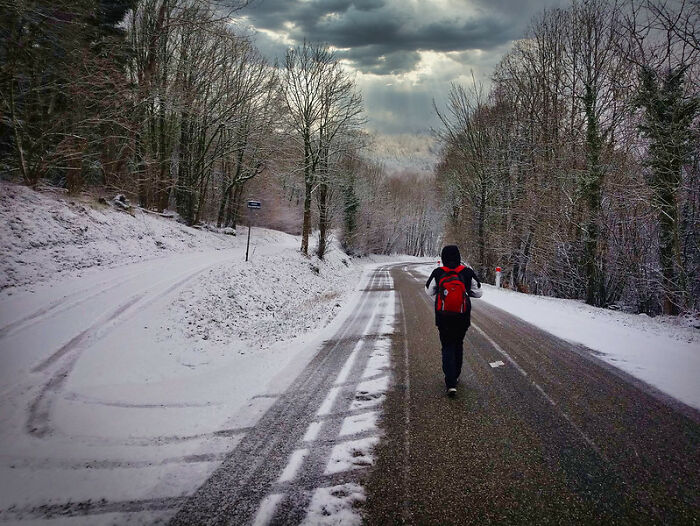 30 Of The Darkest Realities People Often Choose To Live In Denial About, As Shared By Folks Online