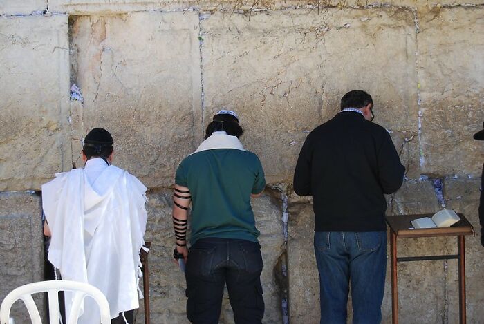 30 Things That Shook People’s Faith In Religion, As Shared In This Online Group