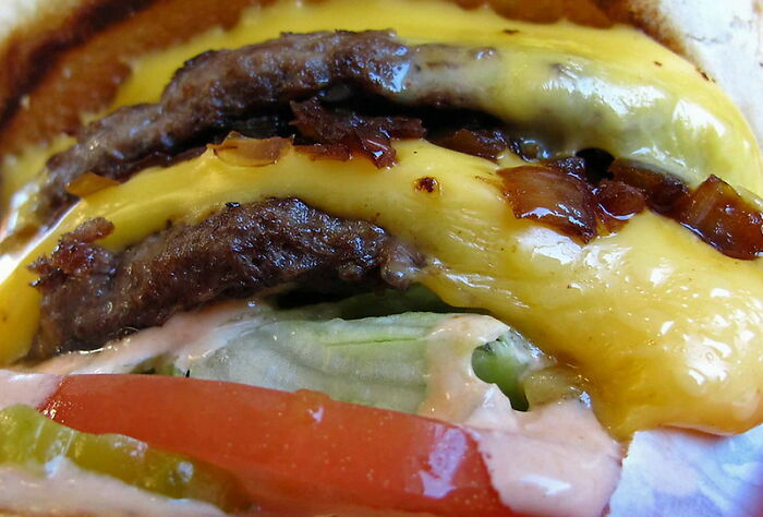 30 Funny, Petty, And Rude Things People Have Seen Done To Customers' Orders At Restaurants