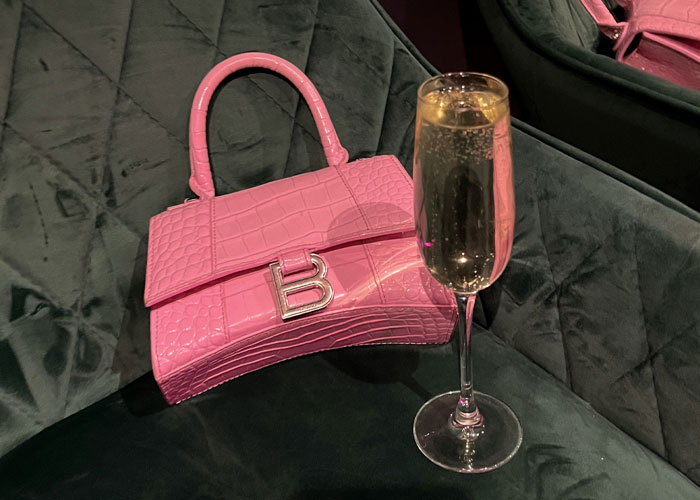 Keanu Reeves Turned Up At Sandra Bullock's Doorstep Unannounced With Champagne And Truffles After She Mentioned She'd Never Had Them