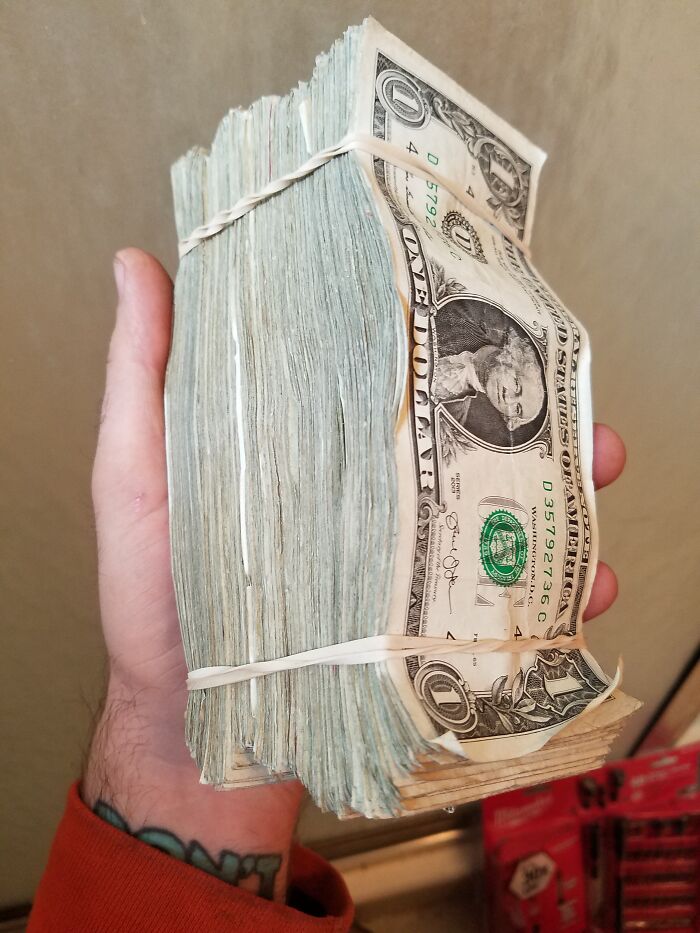 Trabajo en la construcción y me pagan en efectivo. Mi jefe se cree gracioso