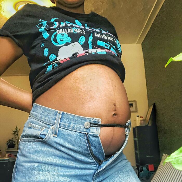 Your Jeans Don’t Fit, No Problem. Use A Rubber Band/ Scrunchies/Hair Tie As An Extensor