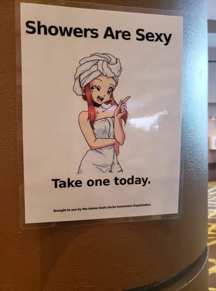 Cada vez que veo esto me da escalofríos. Este cartel es de una convención de anime