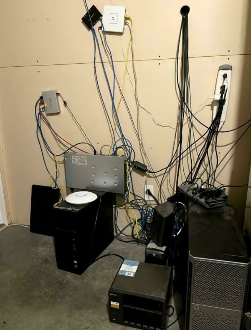 Made The Internet Thingy Boss