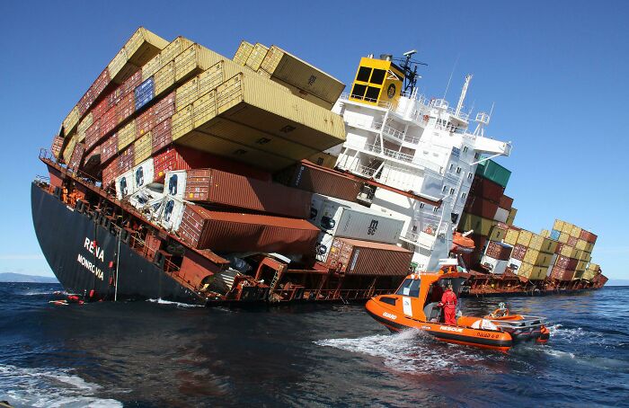 Mv Rena Aground Off The Coast Of Tauranga, New Zealand, October 2011