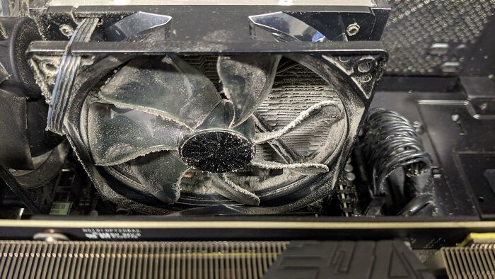 "It Suddenly Stopped Working". The PC Was So Hot The Liquid Spilled In It Caramelized