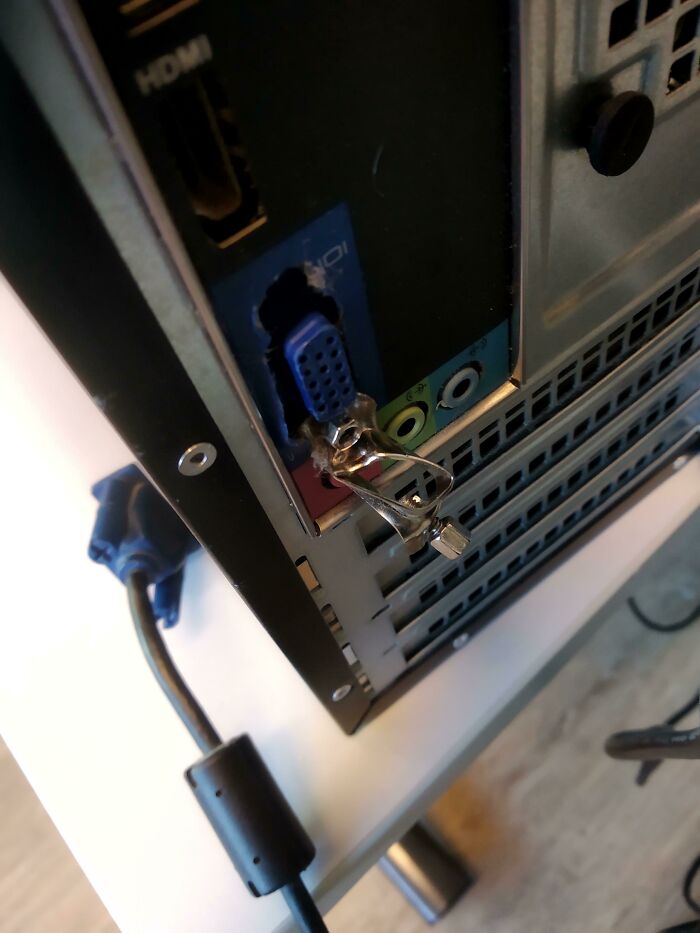 My Highschool's It Team Is Now Refusing To Fix Pcs In This Room. Guess Why