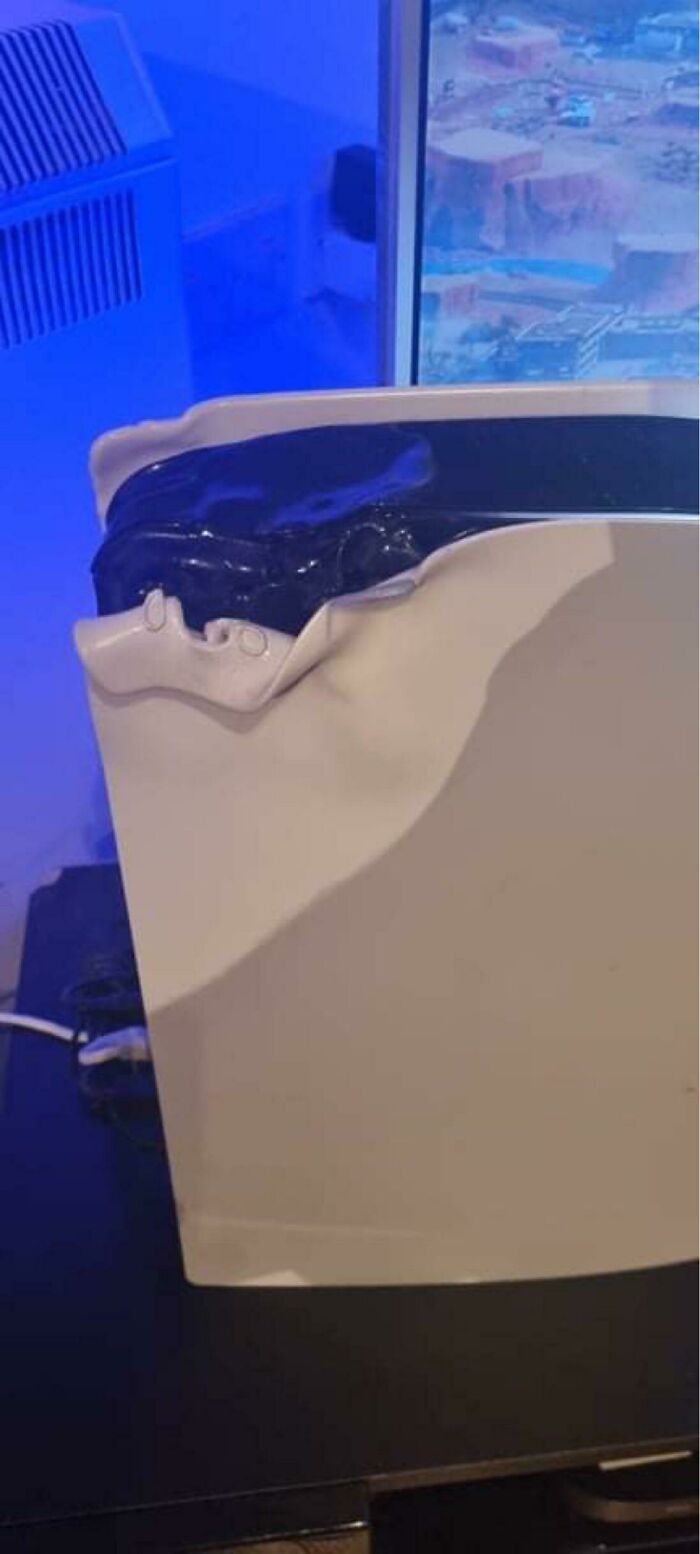 Friend Arrived Home From Work To Find His PS5 Melting Itself