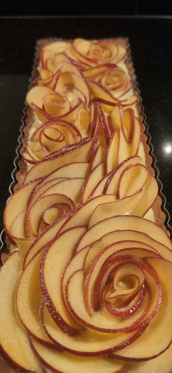 Apple And Vanilla Custard Tarte