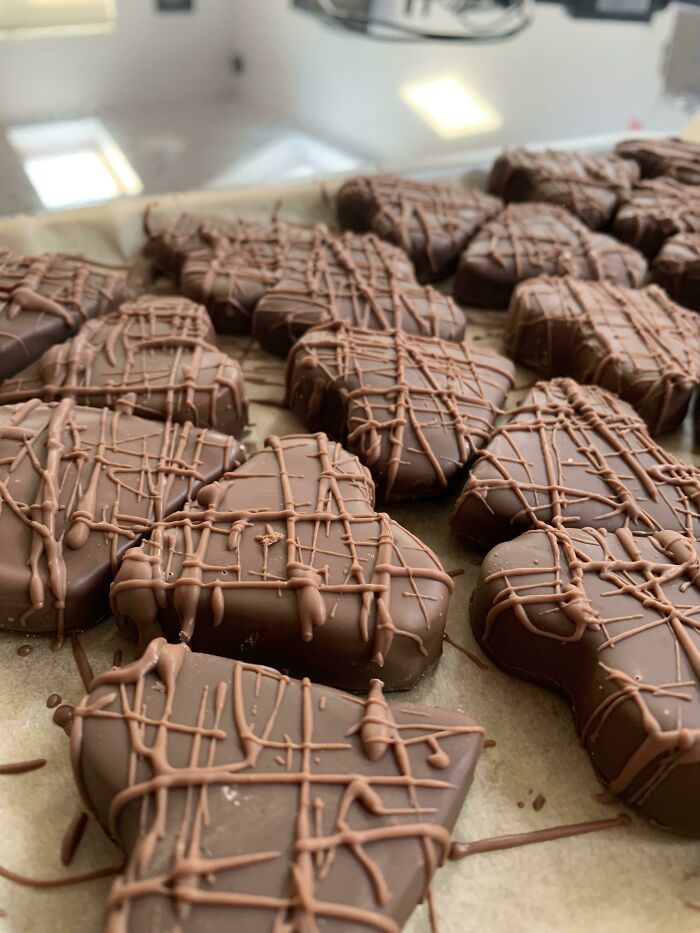 Homemade ‘Reese’s Cups’ Shaped Like Hearts For My Friend’s 18th!