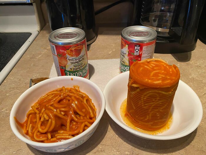 The Difference Between These Two Cans Of Chef Boyardee Spaghetti Manufactured One Day Apart