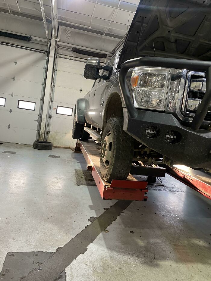 Welp, My Rack Just Gave Out Fell On The Locks And Now This F350 Is Stuck On It. My Boss Is Going To [poop] Himself Today