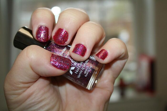 40 Of The Smallest Hills People Are Prepared To Die On, As Shared In This Online Group