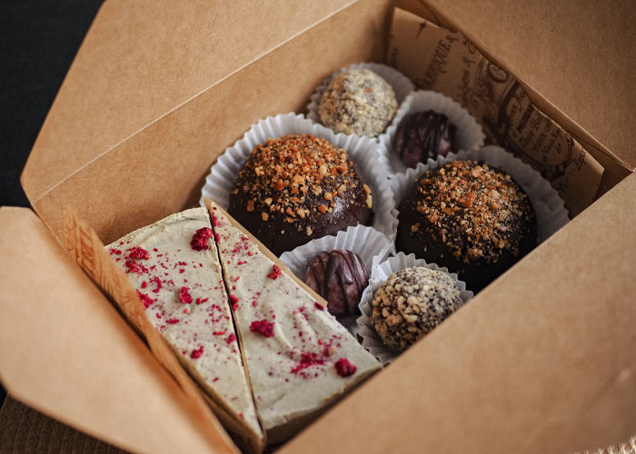 Keanu Reeves Turned Up At Sandra Bullock's Doorstep Unannounced With Champagne And Truffles After She Mentioned She'd Never Had Them