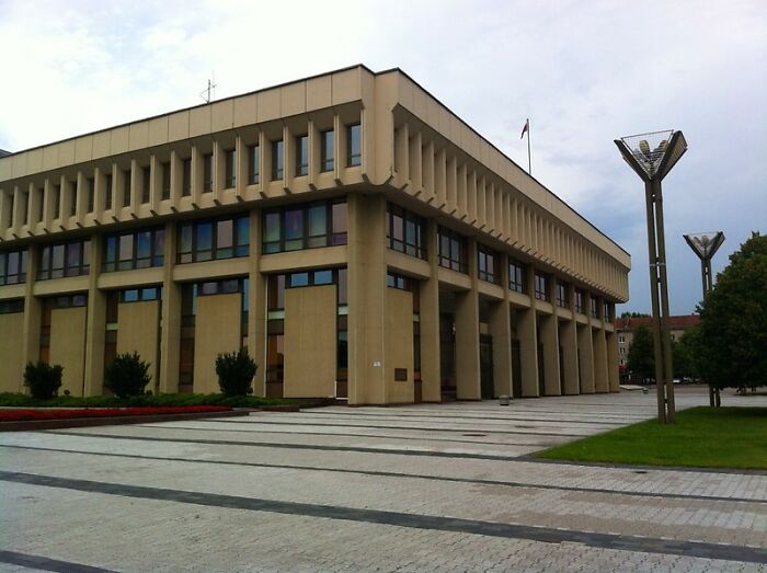 30 Of The Darkest Realities People Often Choose To Live In Denial About, As Shared By Folks Online